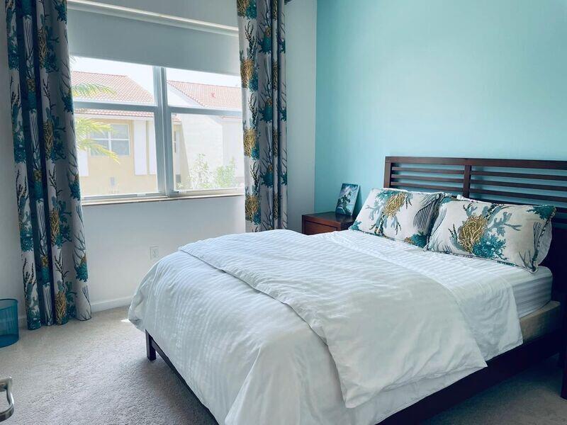 BLUE LAKE TOWNHOMES - Residential Lease