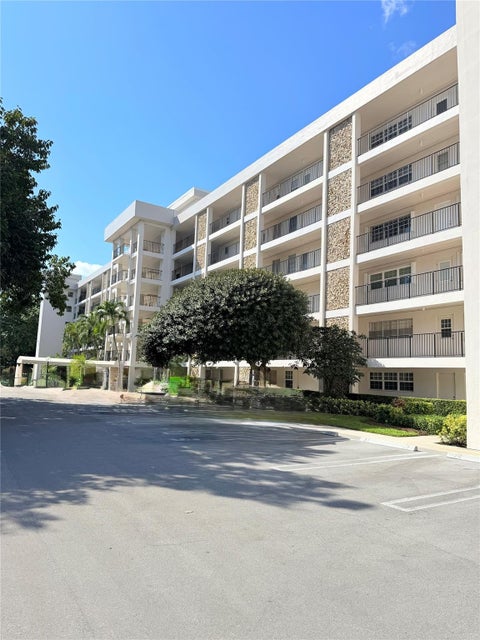 Photo of 2801 N Palm Aire Drive #604, Pompano Beach, FL 33069 (MLS # B26042937)