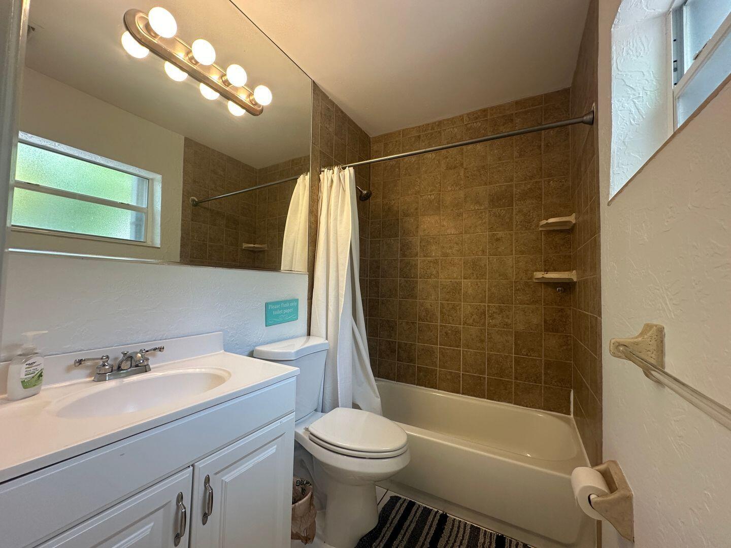 OAKLAND PARK SECOND ADD - Residential Lease