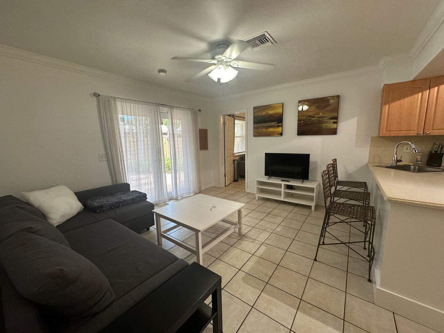 OAKLAND PARK SECOND ADD - Residential Lease