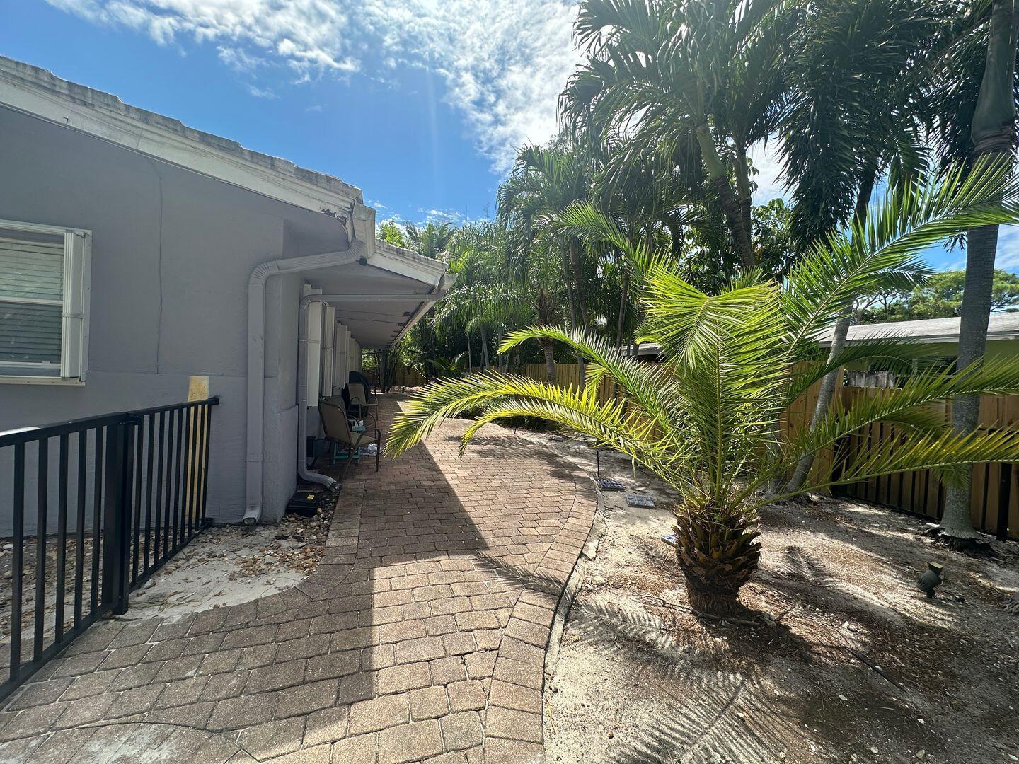 OAKLAND PARK SECOND ADD - Residential Lease