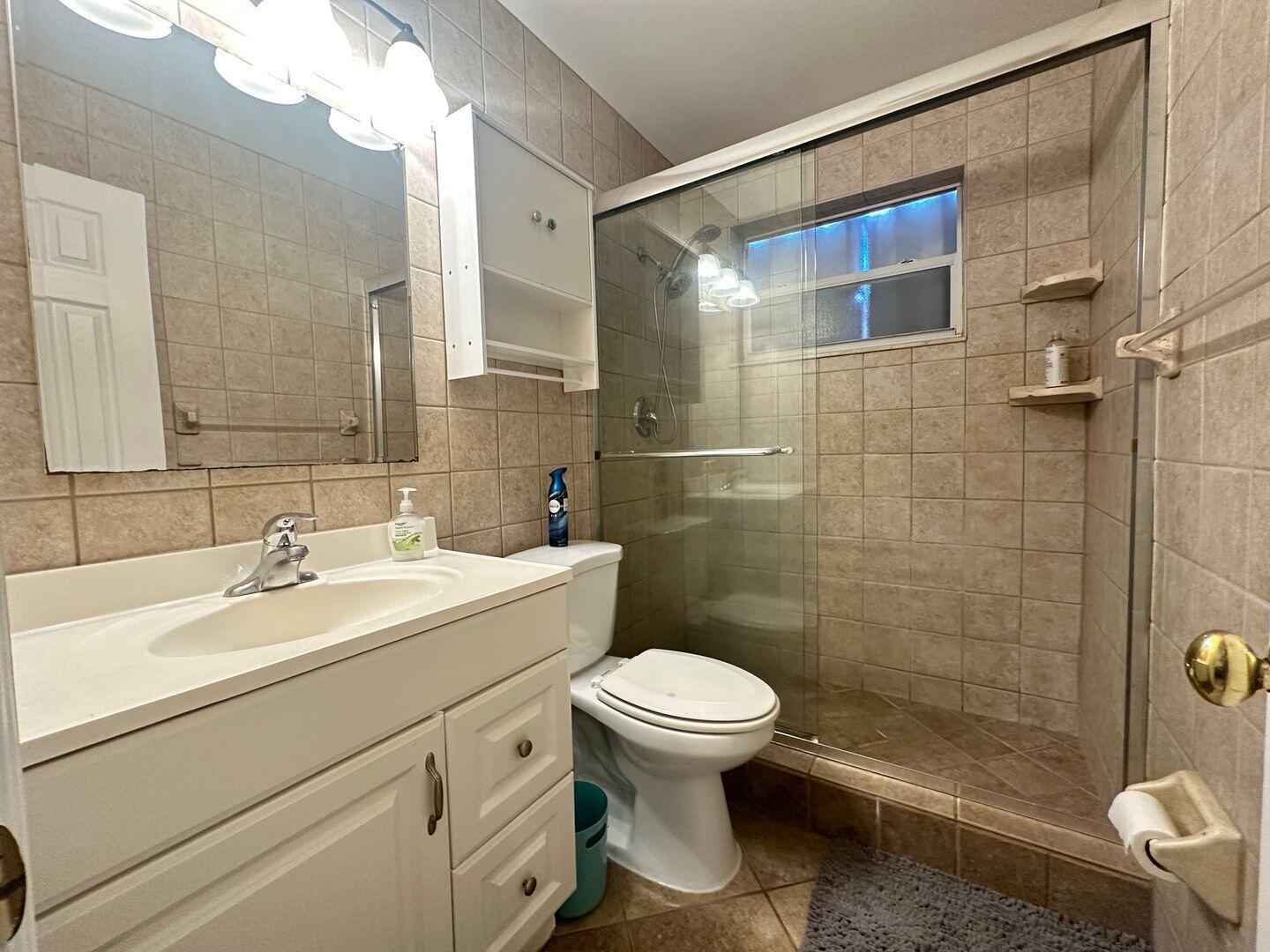 OAKLAND PARK SECOND ADD - Residential Lease