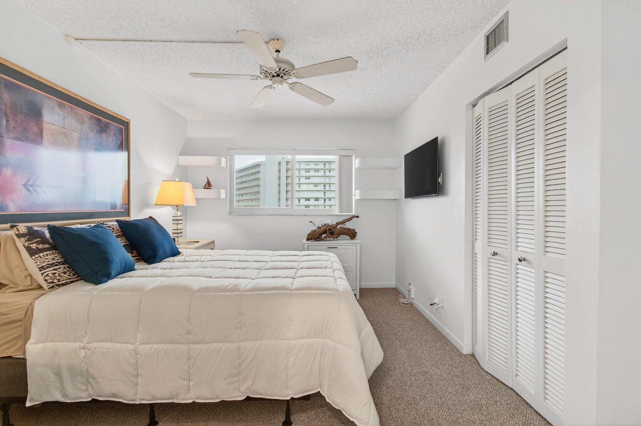 PENTHOUSE HIGHLANDS CONDO - Residential