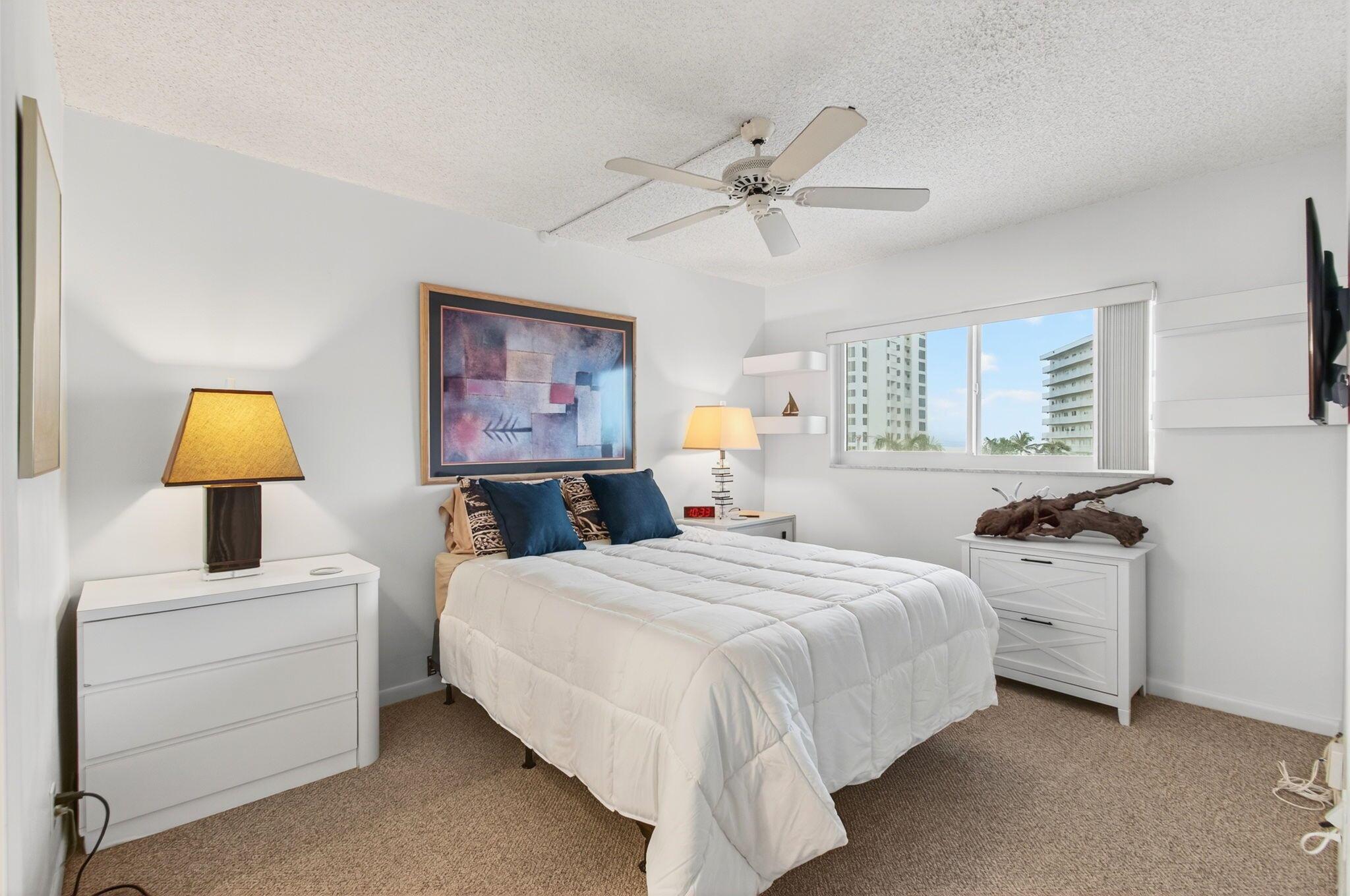 PENTHOUSE HIGHLANDS CONDO - Residential