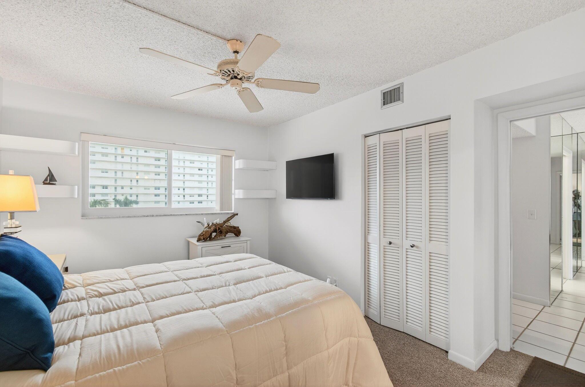 PENTHOUSE HIGHLANDS CONDO - Residential