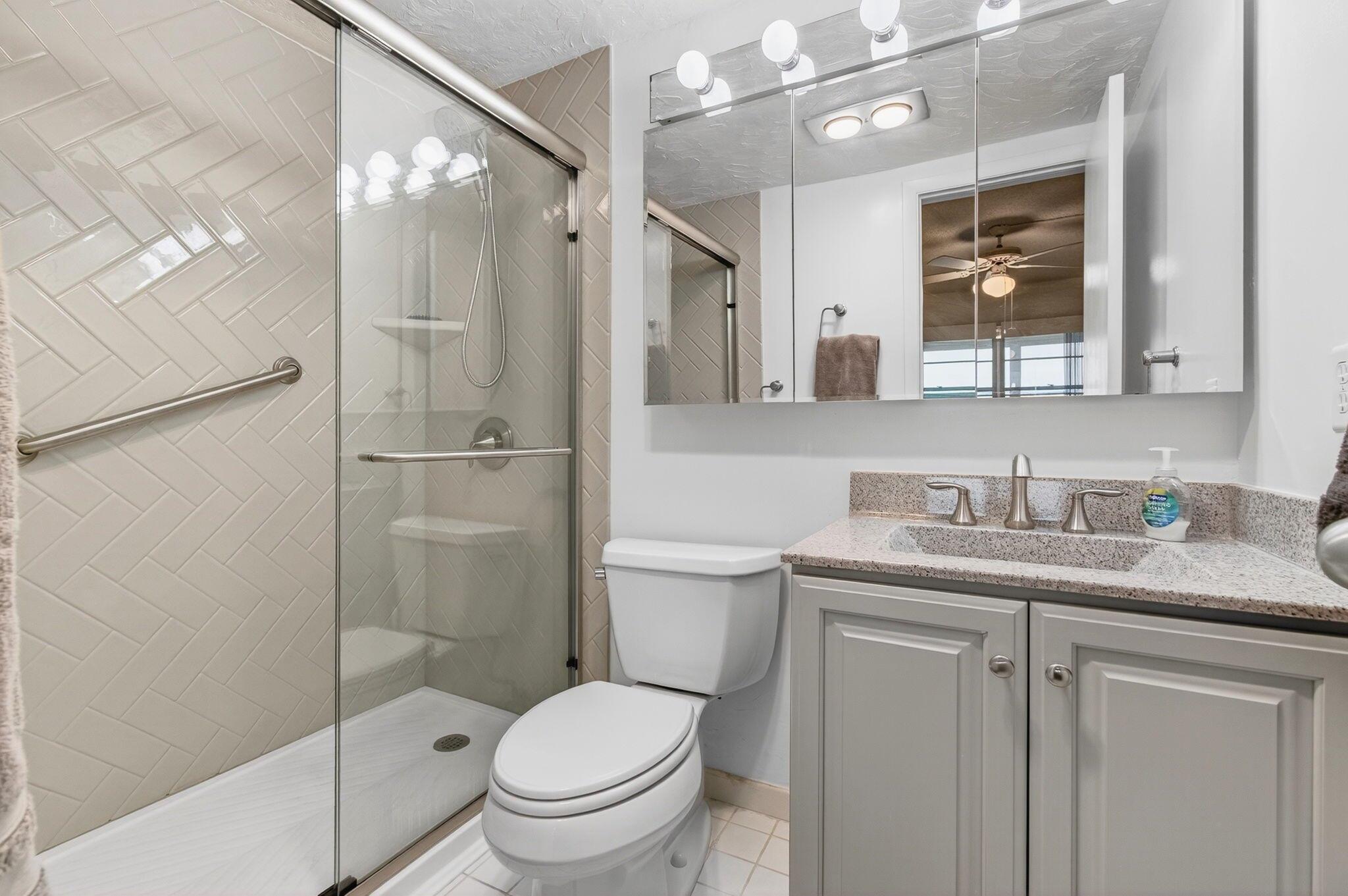 PENTHOUSE HIGHLANDS CONDO - Residential