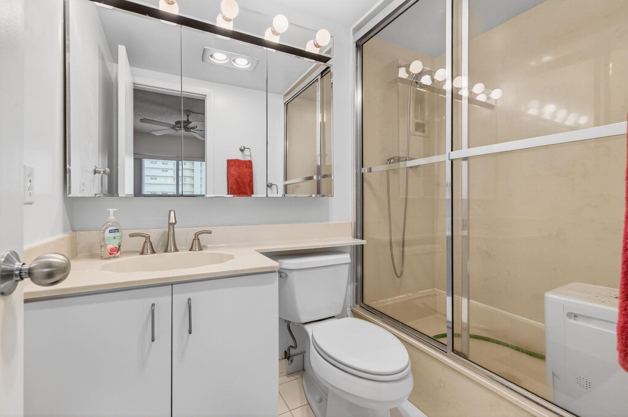 PENTHOUSE HIGHLANDS CONDO - Residential