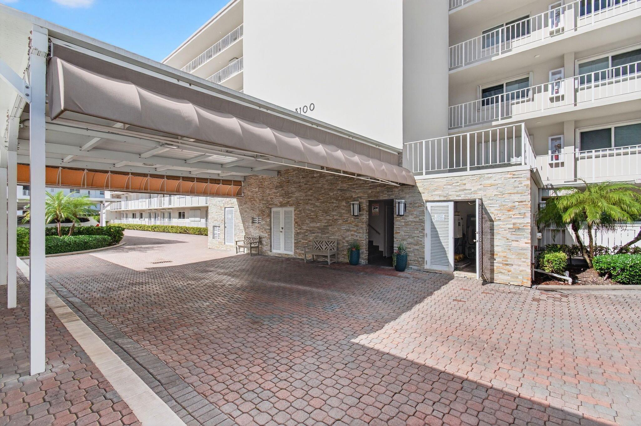 PENTHOUSE HIGHLANDS CONDO - Residential