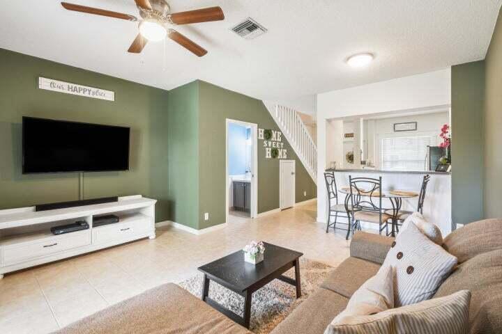 PALMBROOKE TOWNHOMES - Residential Lease