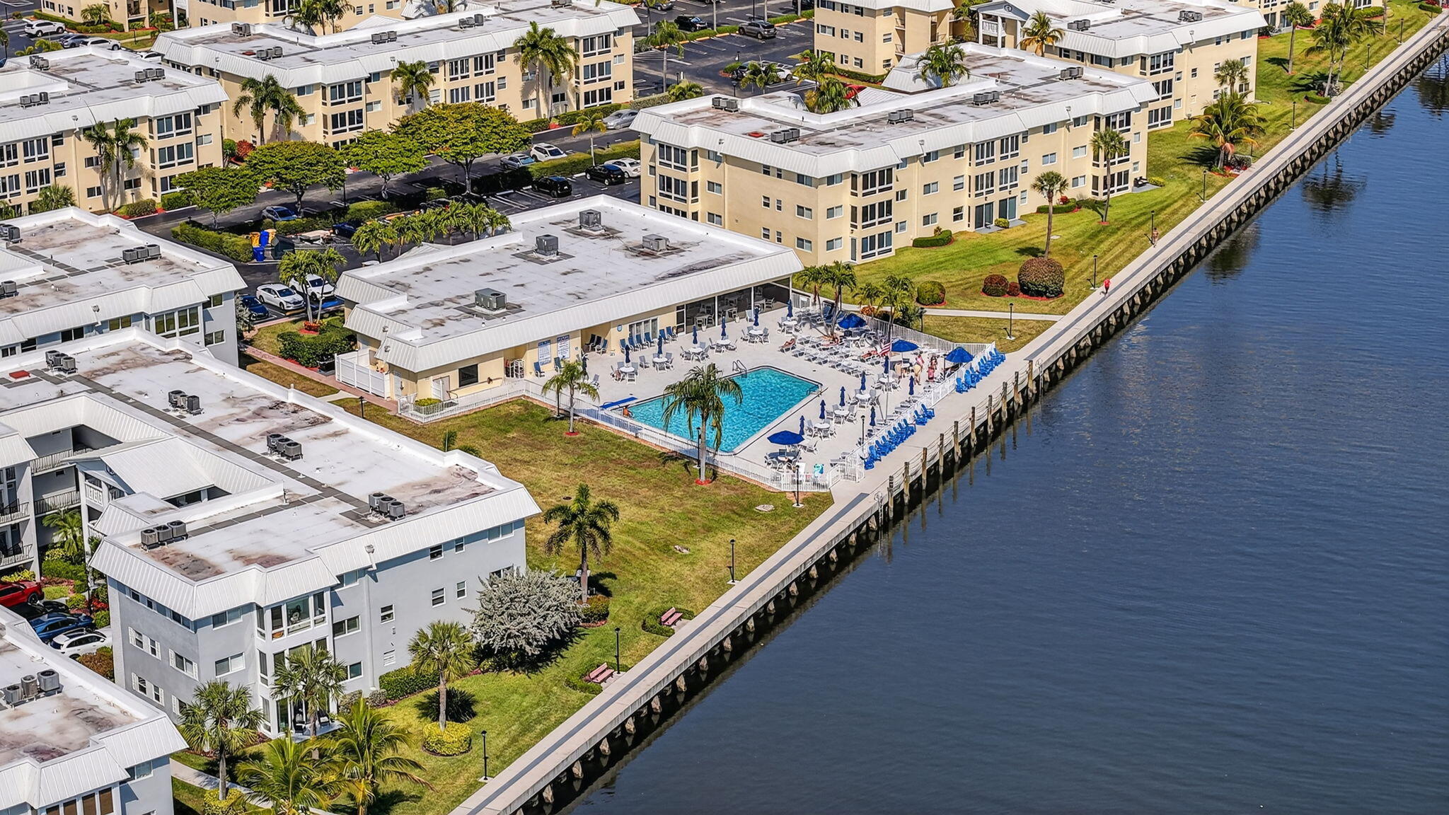 COLONIAL CLUB CONDO SEC 1 - Residential