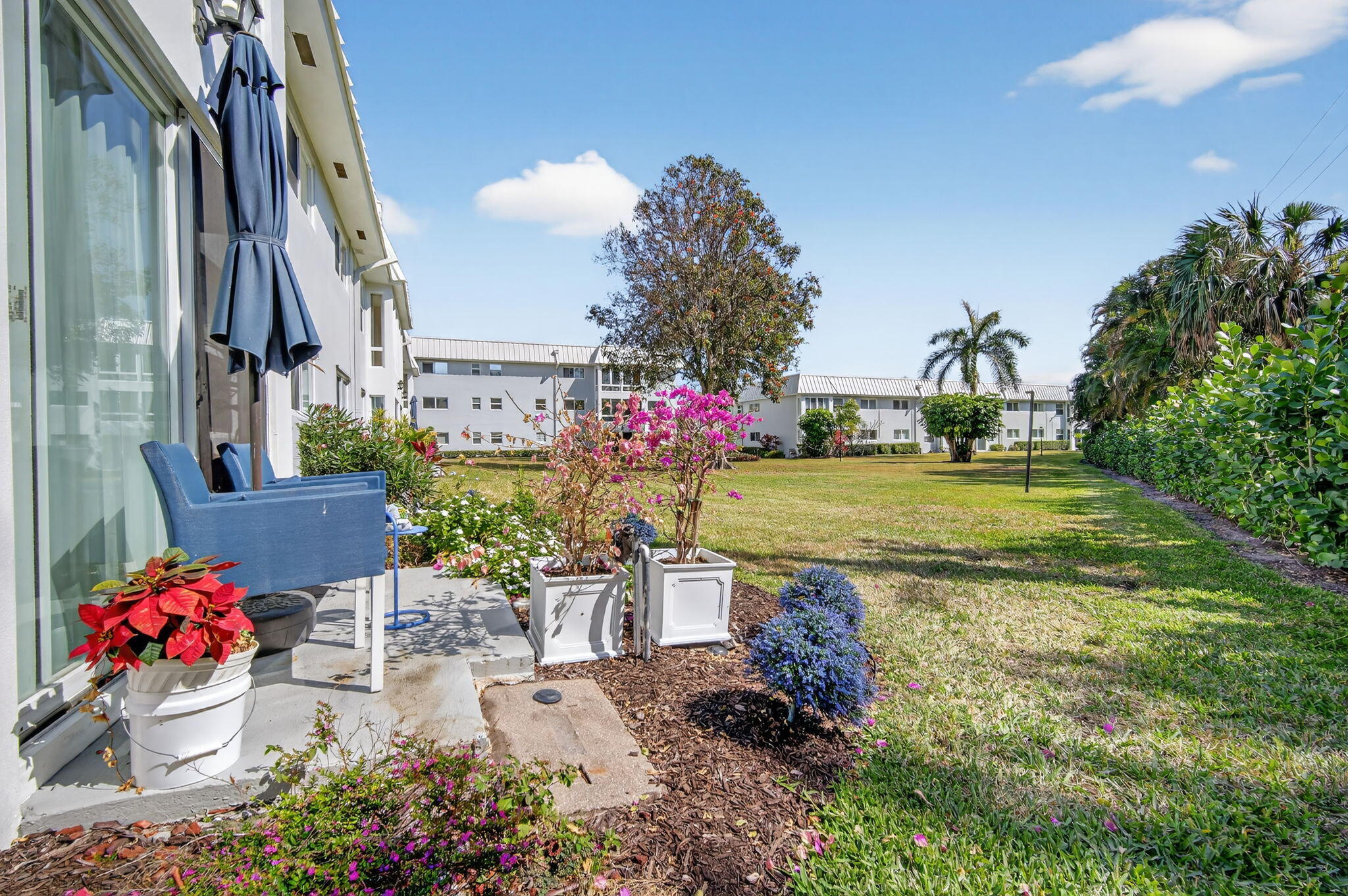 COLONIAL CLUB CONDO SEC 1 - Residential