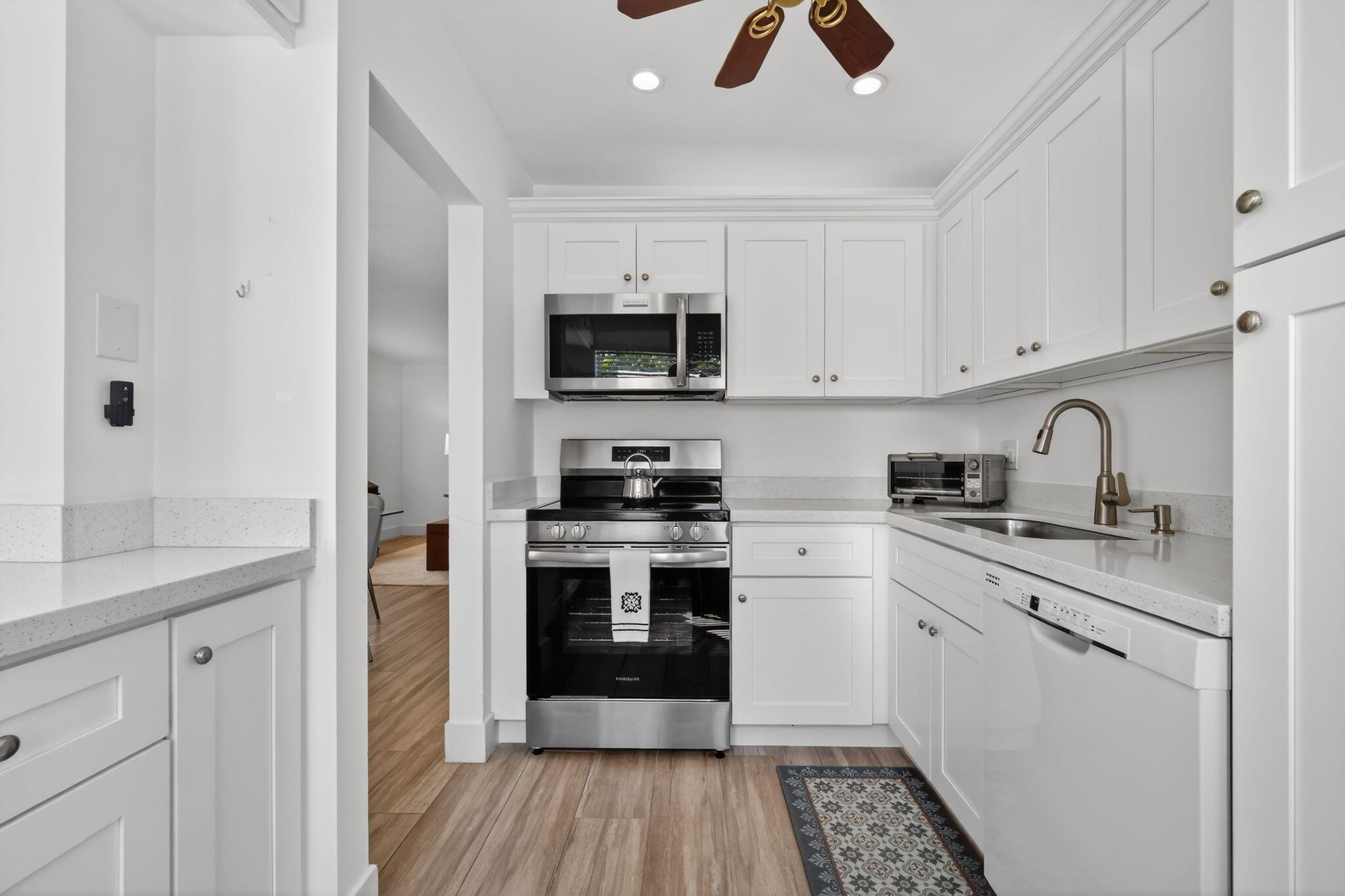 COLONIAL CLUB CONDO SEC 1 - Residential