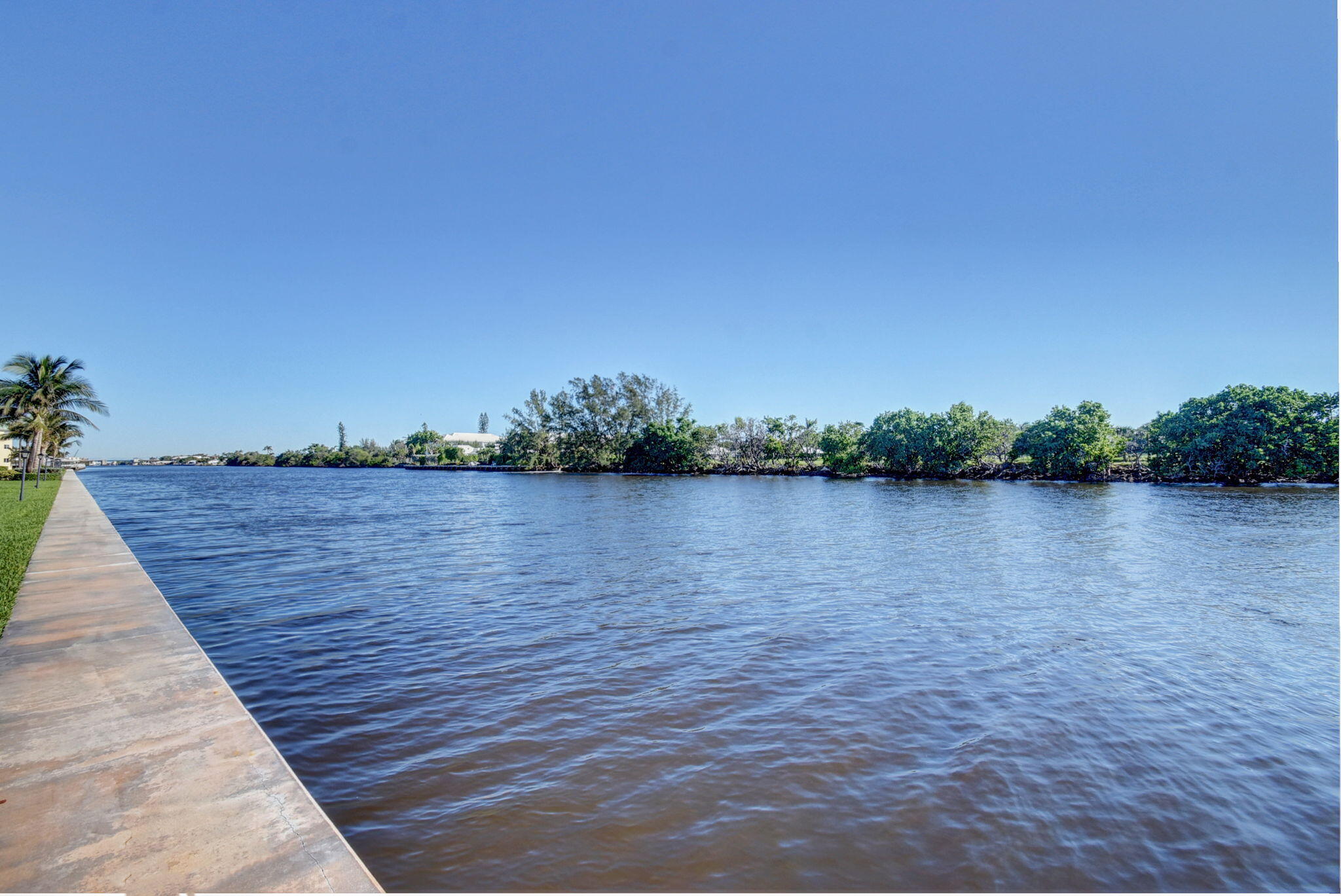 COLONIAL CLUB CONDO SEC 1 - Residential