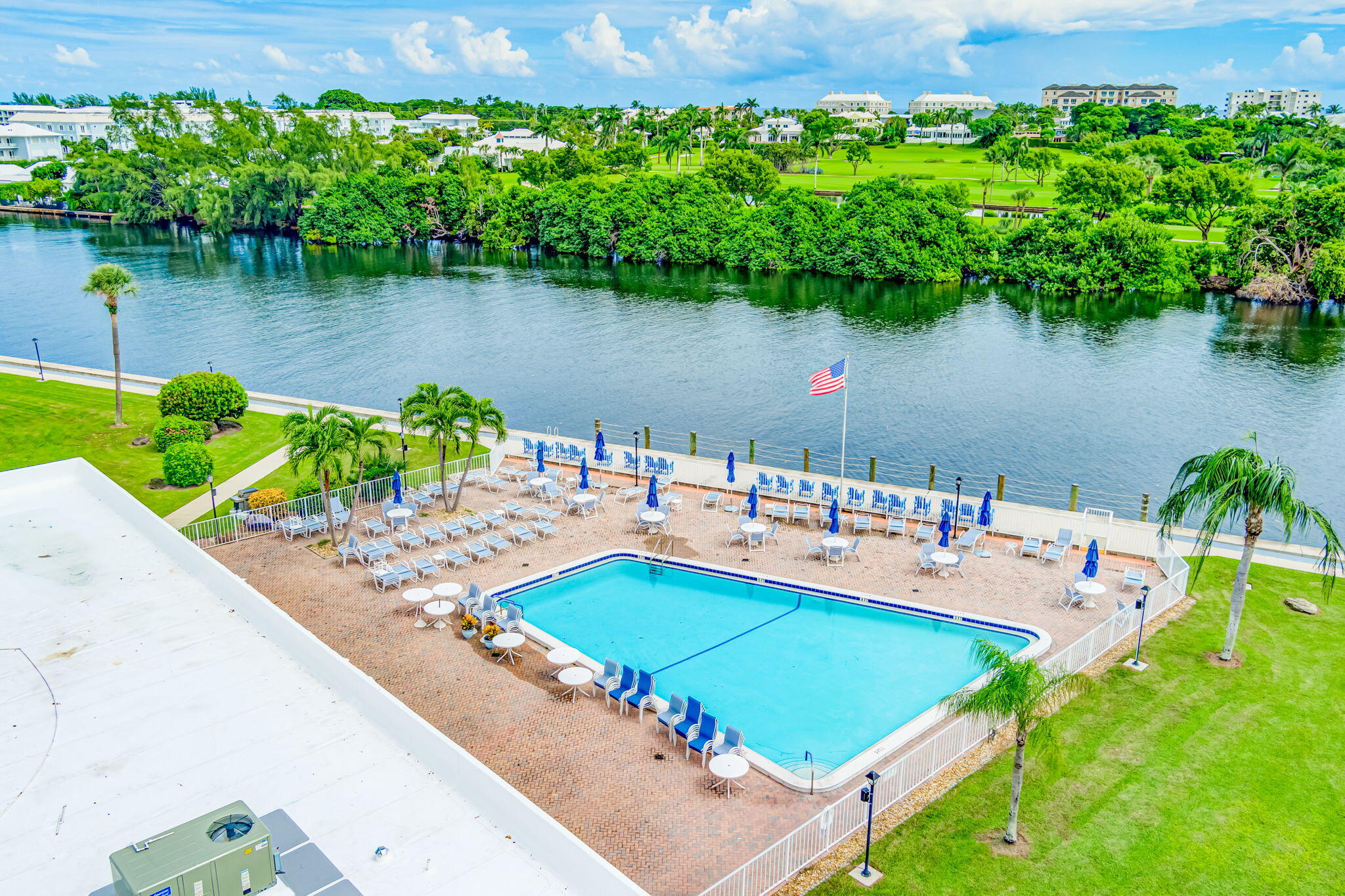 COLONIAL CLUB CONDO SEC 1 - Residential