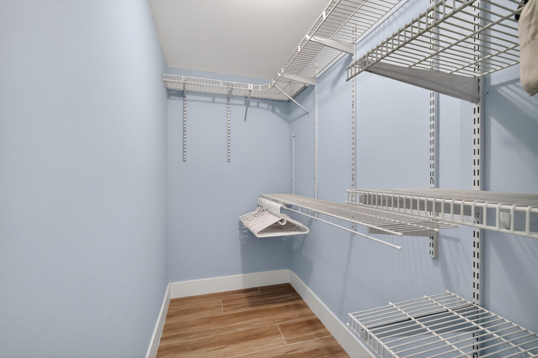 COLONIAL CLUB CONDO SEC 1 - Residential