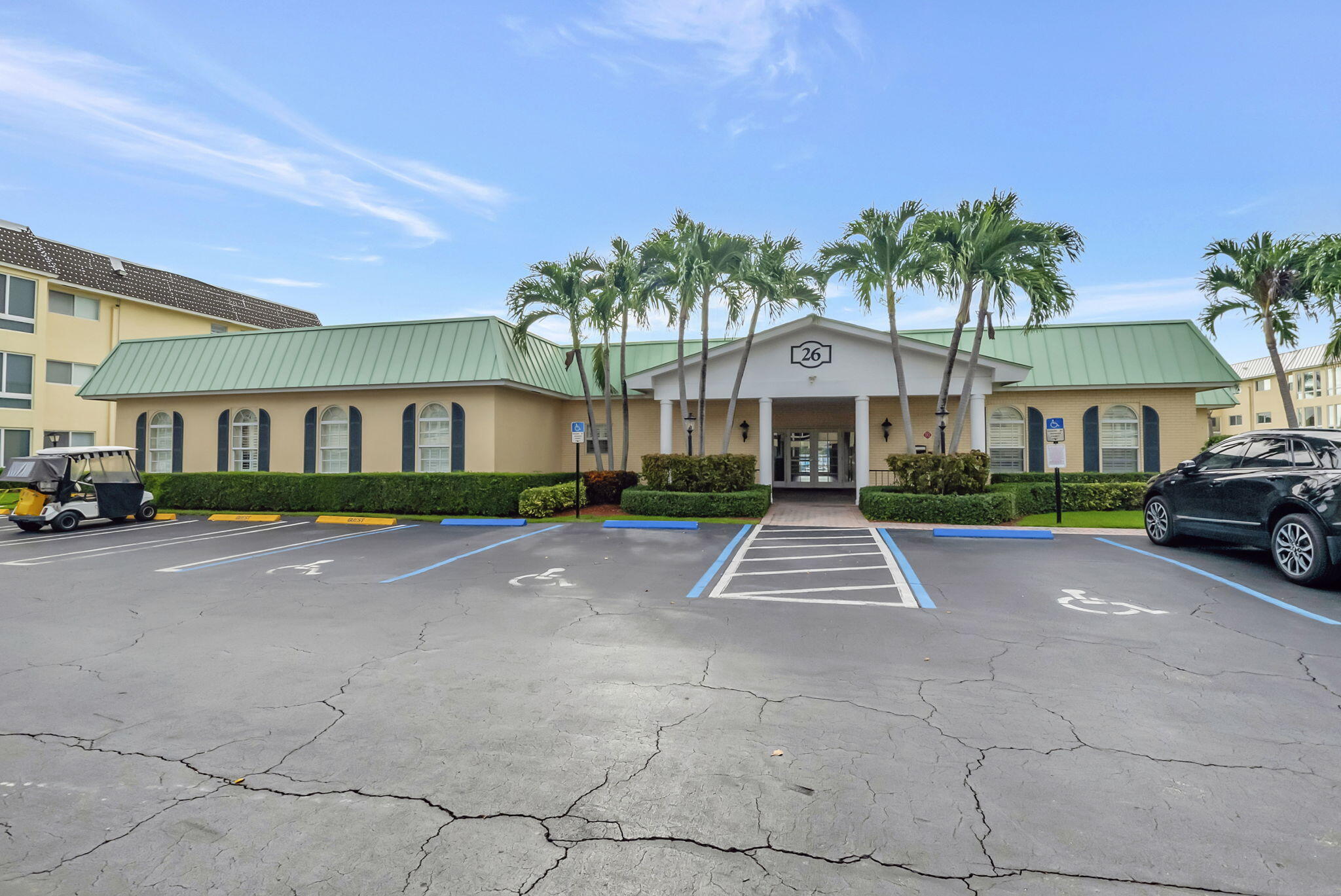 COLONIAL CLUB CONDO SEC 1 - Residential