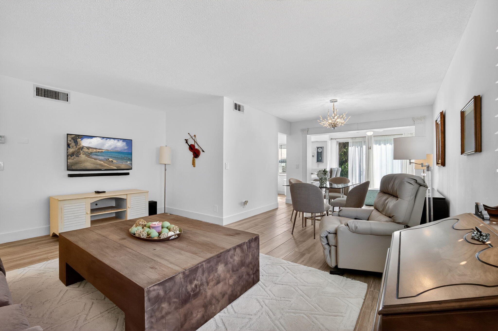 COLONIAL CLUB CONDO SEC 1 - Residential