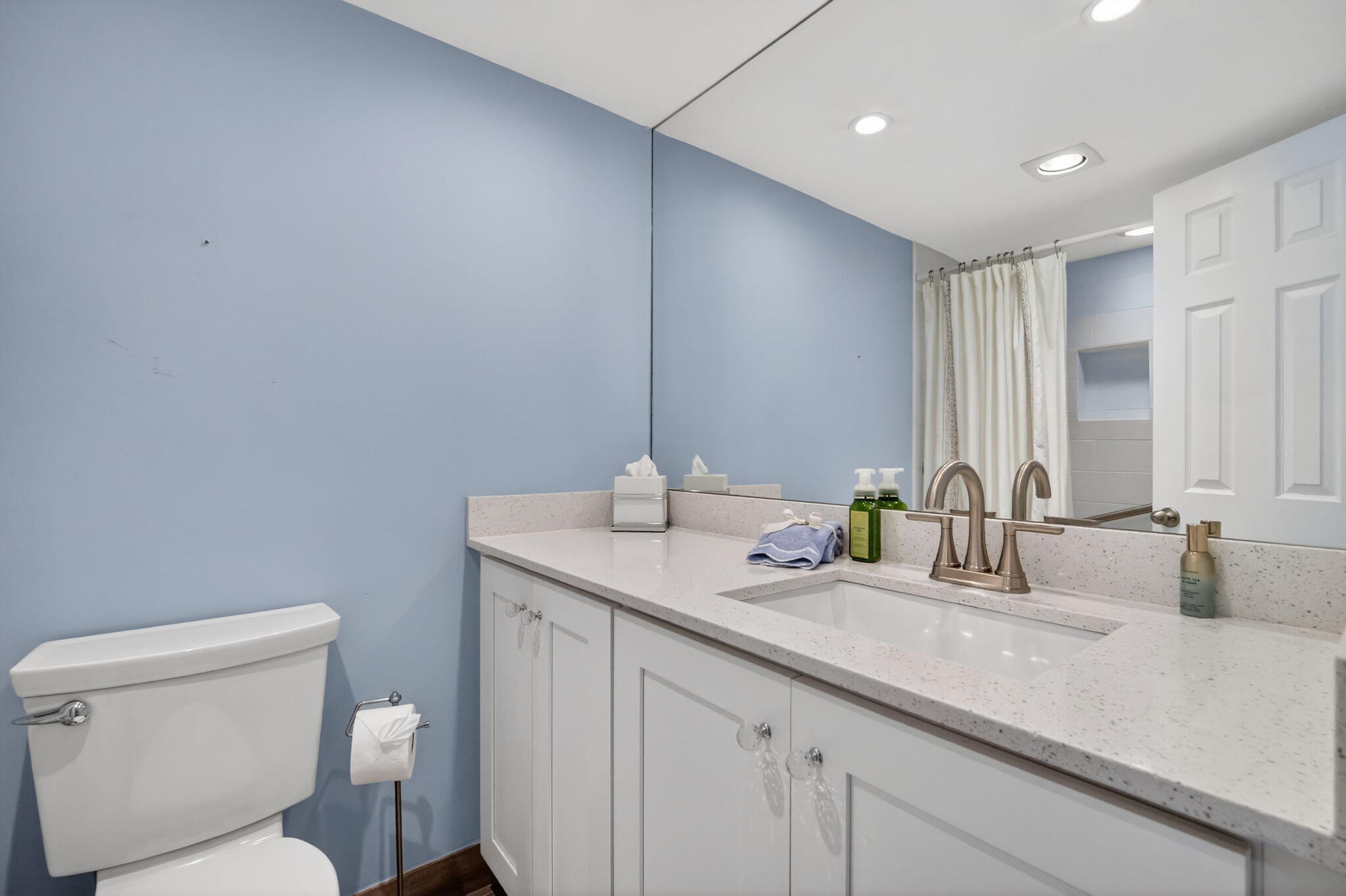 COLONIAL CLUB CONDO SEC 1 - Residential