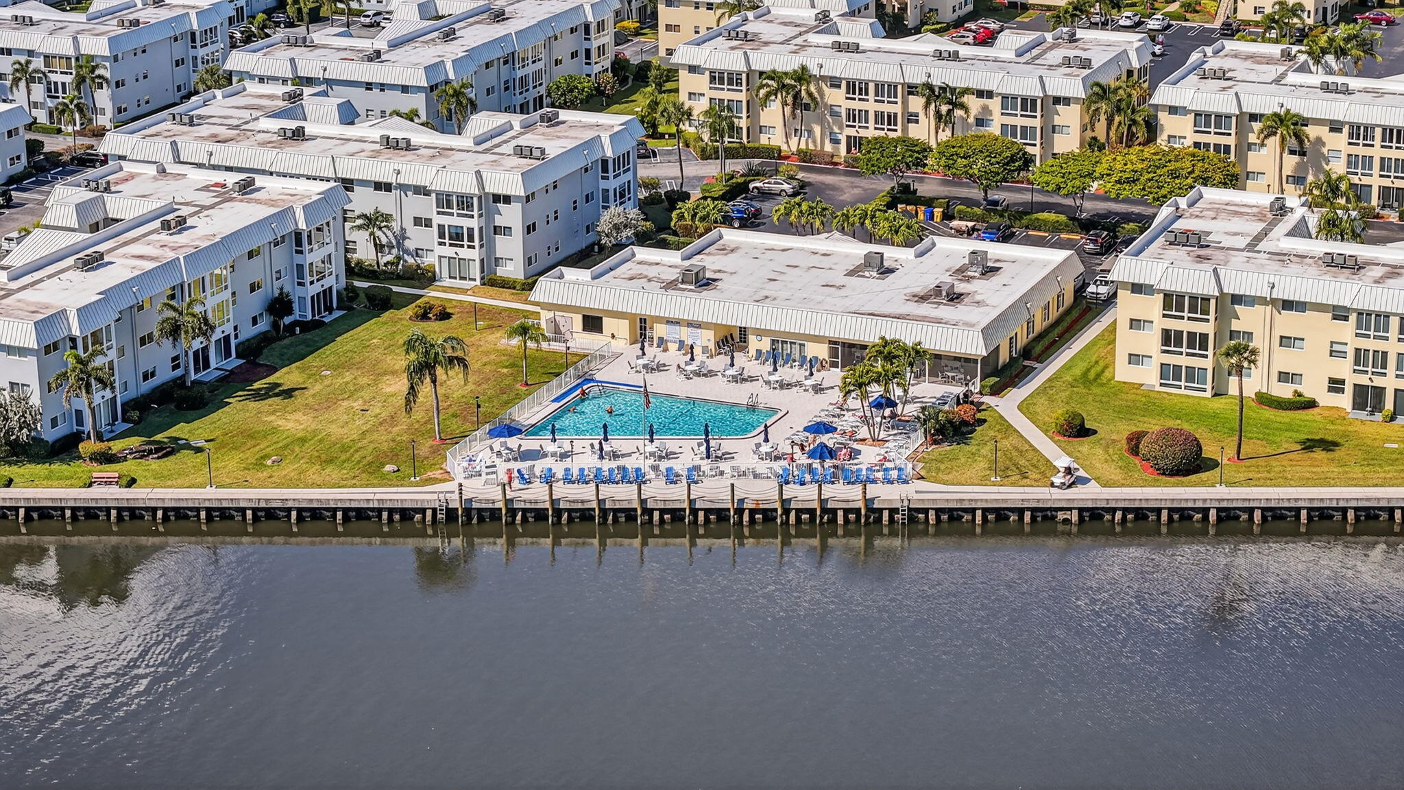 COLONIAL CLUB CONDO SEC 1 - Residential
