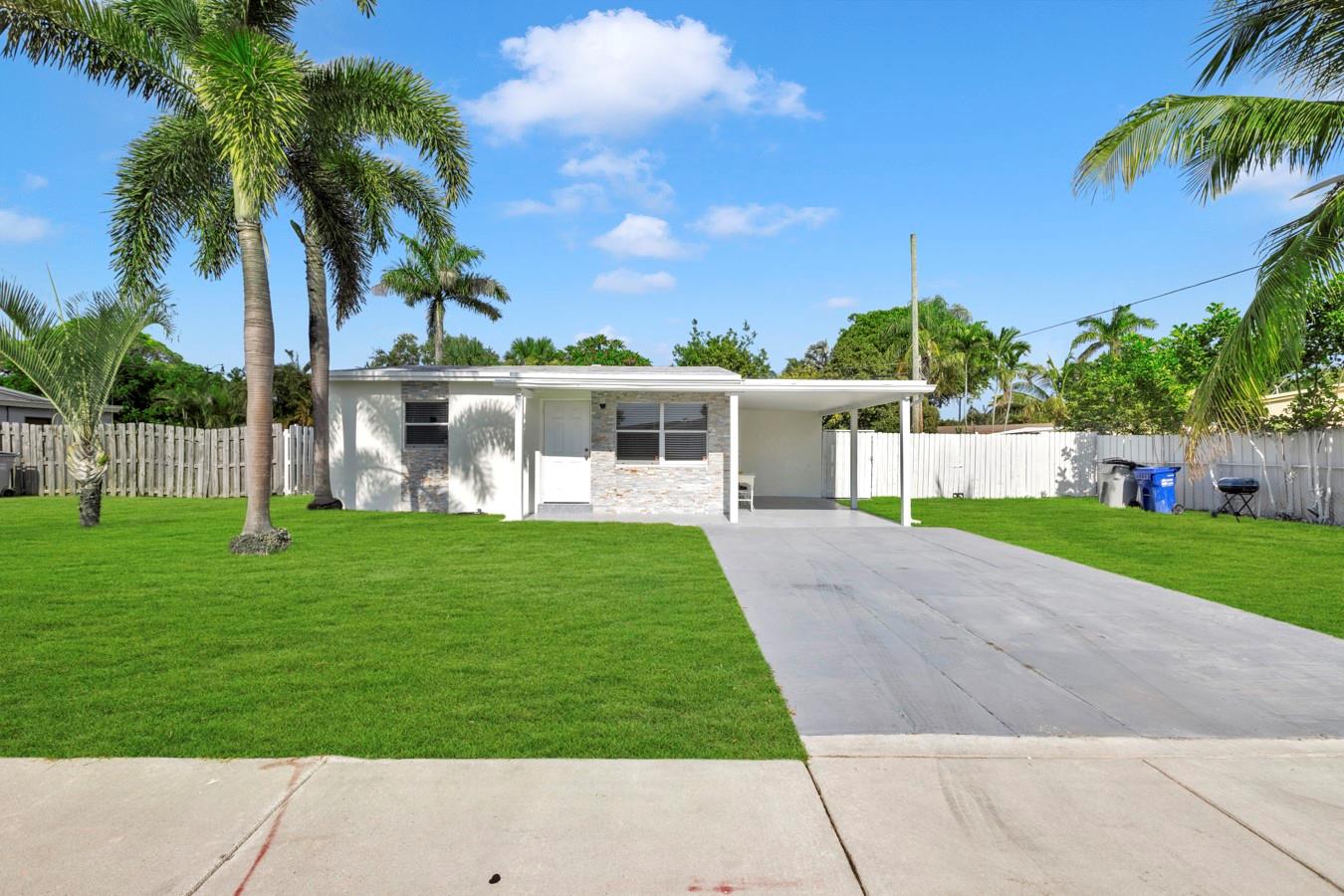 WELCOME HOME! CHARMING 2 BEDROOM, 1 BATHROOM. LOCATED IN A DESIRABLE AREA. MODERN INTERIOR UPDATES!! PORCELAIN FLOORING, FRESHLY UPDATED BATHROOM, NEW KITCHEN WITH QUARTZ COUNTERTOPS AND STAINLESS STEEL APPLIANCES. NEW ELECTRICAL PANEL ,AND FRESH PAINT. LARGE BACKYARD PERFECT FOR OUTDOOR ENTERTAINING, AMPLE SPACE FOR RV OR BOAT STORAGE. LOCATED JUST WEST OF US-1 NEARBY SHOPS AND CONVINIECES. YOU MUST SEE!!