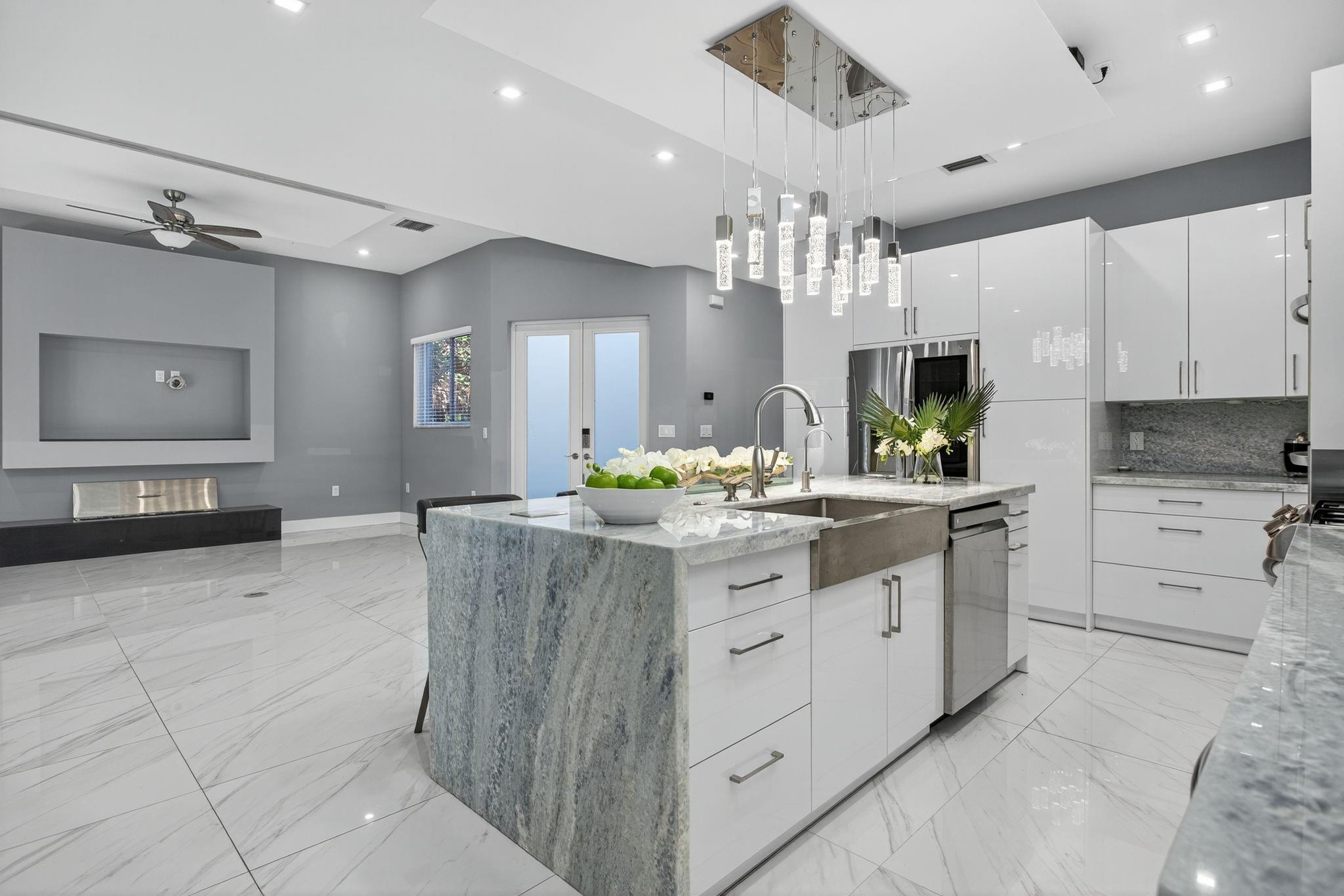 View photos, virtual tours, details... 69 S Cortez Dr 69