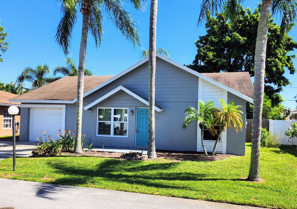 Photo of 14576 Sunset Pines Drive, Delray Beach, FL 33445 (MLS # R11116356)