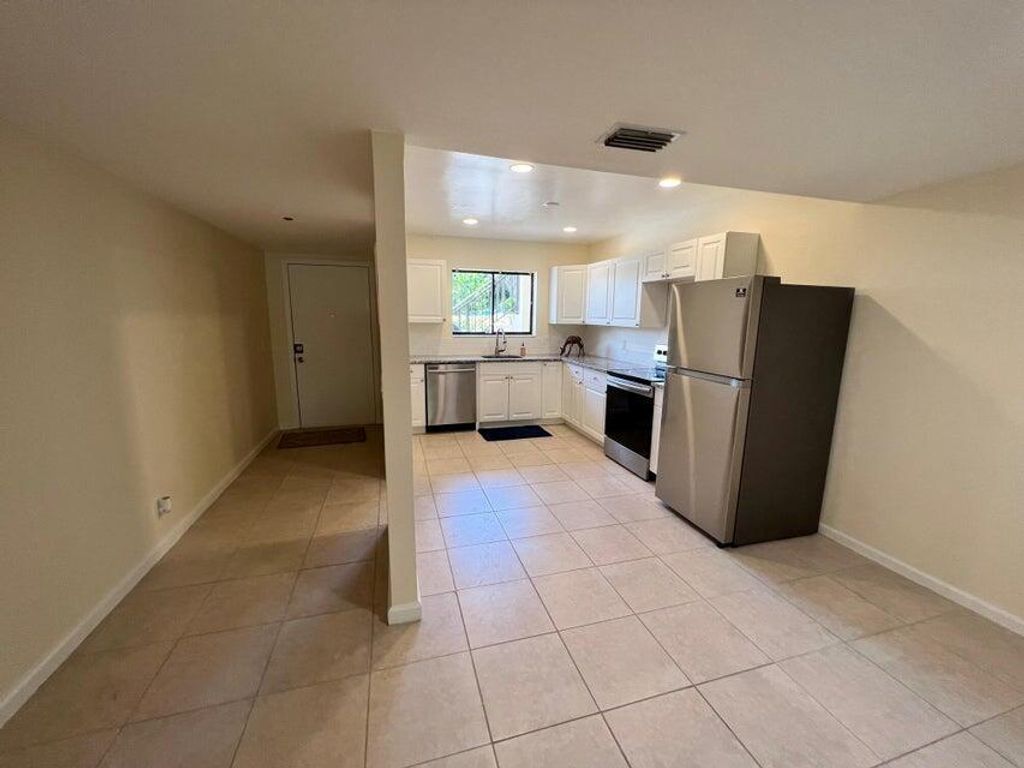 Photo of 1616 S Federal Highway #2, Lake Worth Beach, FL 33460 (MLS # R11033449)
