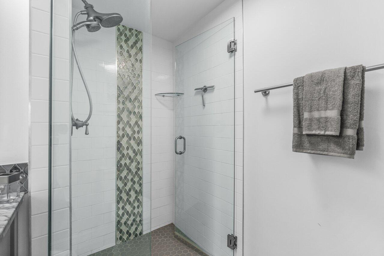 ISLAND TOWERS INC CONDO - Residential Lease