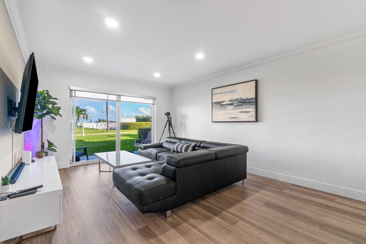 ISLAND TOWERS INC CONDO - Residential Lease