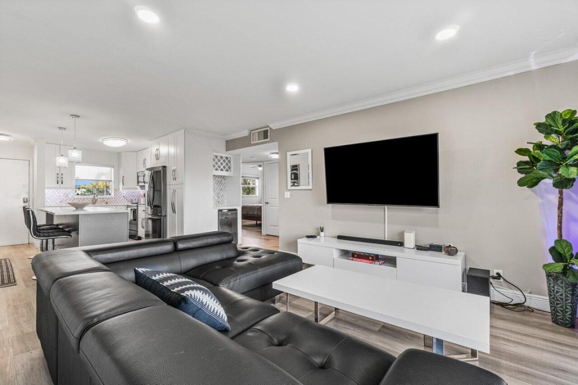 ISLAND TOWERS INC CONDO - Residential Lease