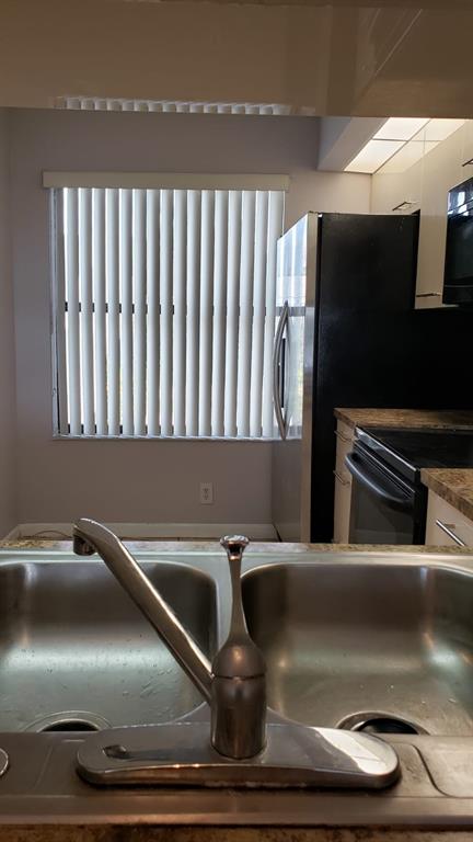 LAKE POINTE 6 CONDO - Residential Lease