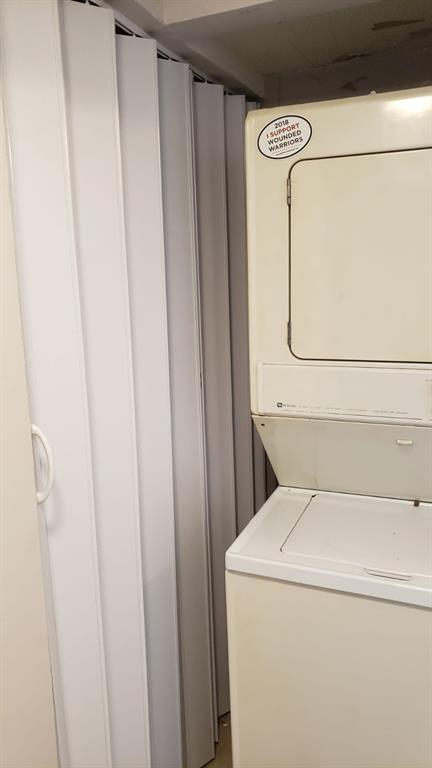 LAKE POINTE 6 CONDO - Residential Lease