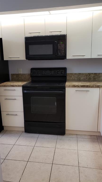 LAKE POINTE 6 CONDO - Residential Lease