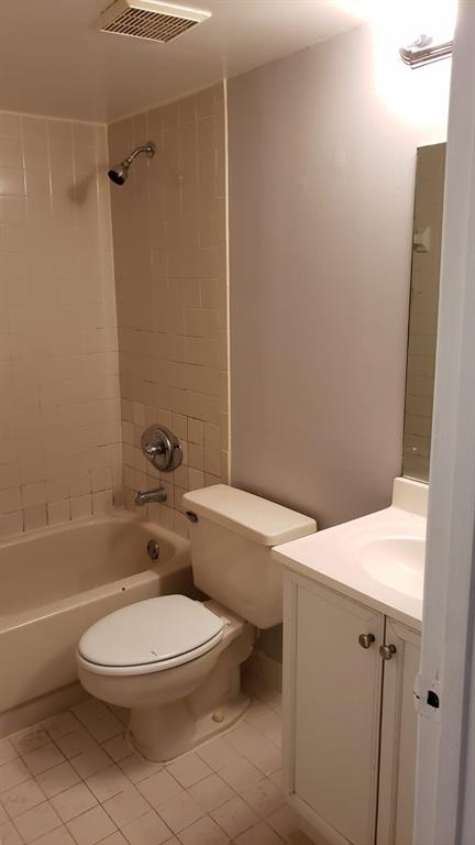 LAKE POINTE 6 CONDO - Residential Lease