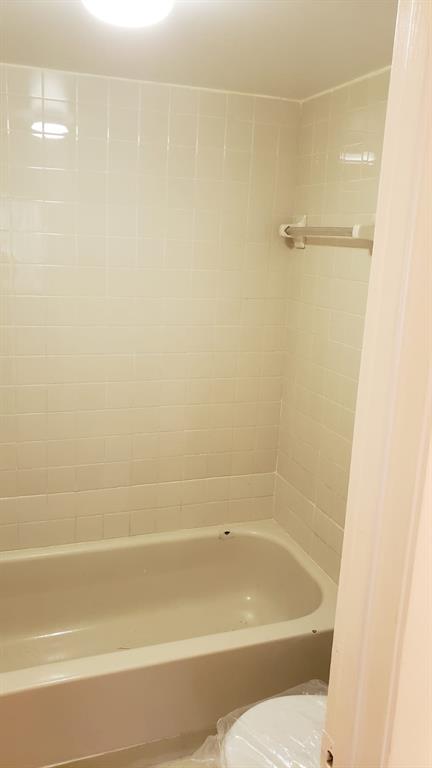 LAKE POINTE 6 CONDO - Residential Lease