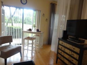 BAGATTELLE CONDO - Residential Lease