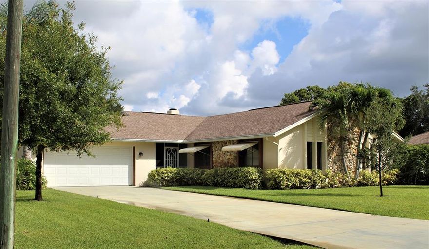 Your family will love this traditional cbs pool home in Holiday Pines! Formal living/dining room, casual family room and bright kitchen w/breakfast bar.  Living room features a fireplace and has new LifeProof flooring, as do all bedrooms.  Screened Pool/spa area is spacious, has  a separate covered area perfect for entertaining and has been freshly painted! .H/W heater 2012, A/C 2013. Just a short walk to Island Pines Golf Course and clubhouse.