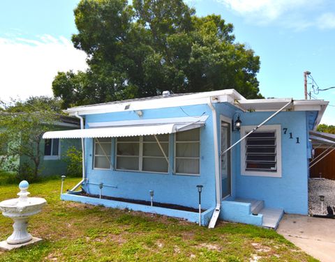 711 Cedar Place Fort Pierce FL 34950