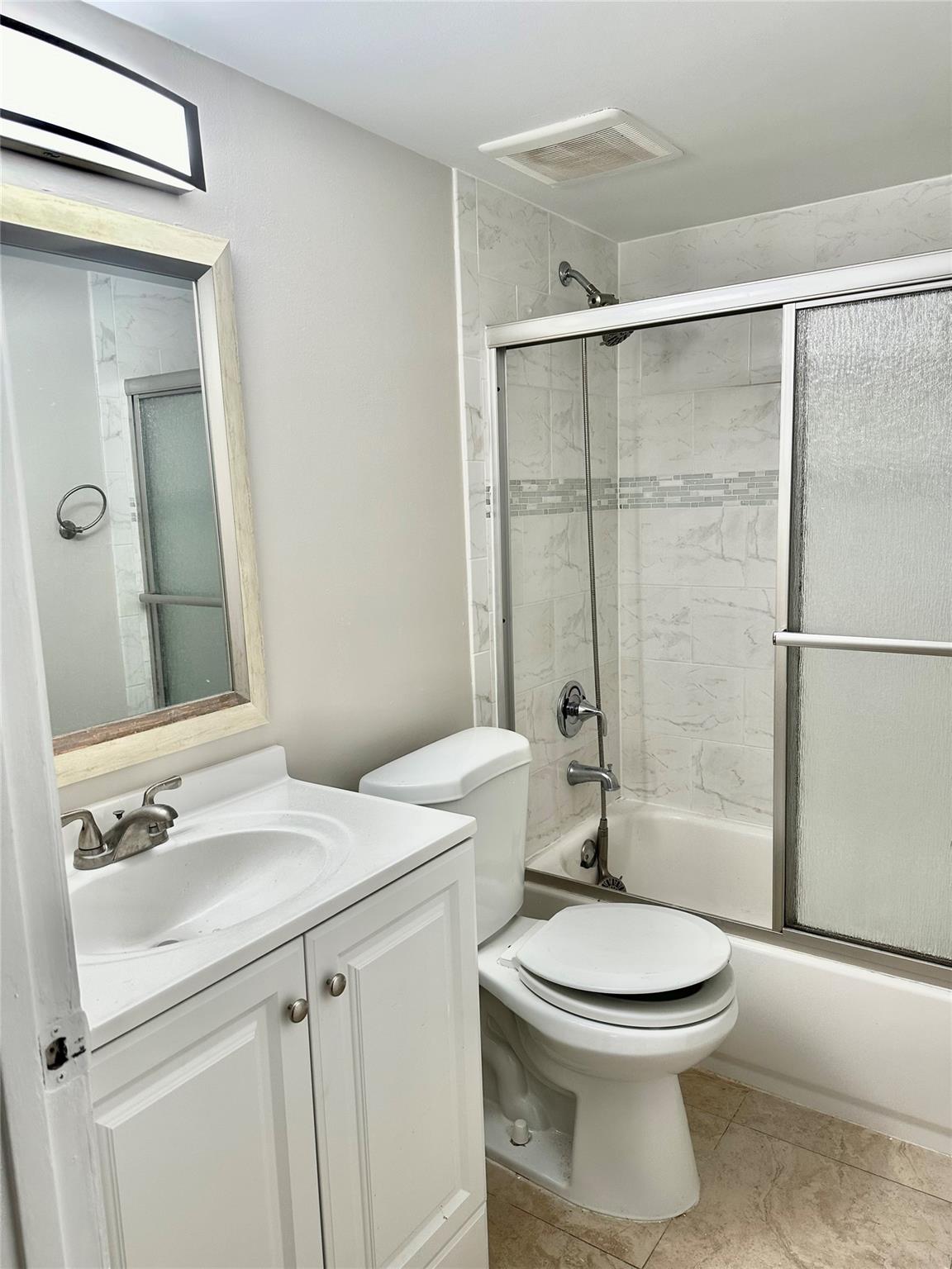 Lakes Of Jacaranda Condo - Residential Lease