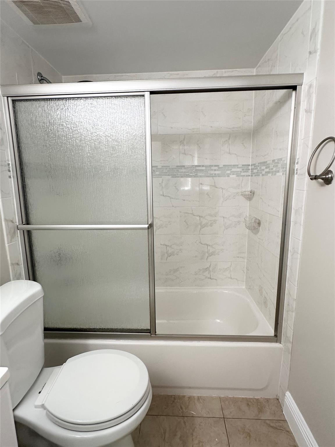 Lakes Of Jacaranda Condo - Residential Lease