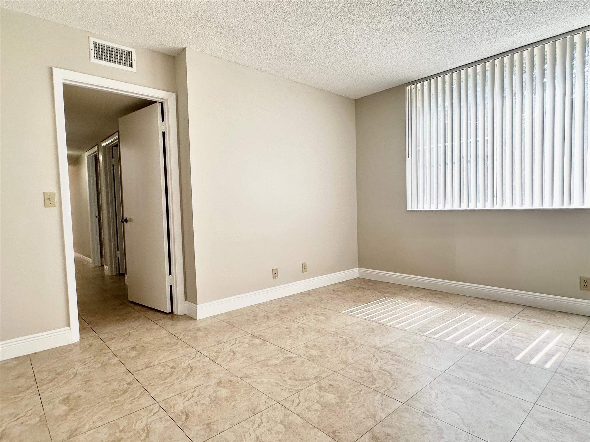 Lakes Of Jacaranda Condo - Residential Lease