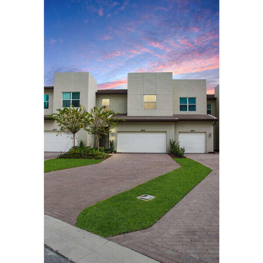 Photo of 4969 Navali Drive, Lake Worth, FL 33467 (MLS # R11167548)