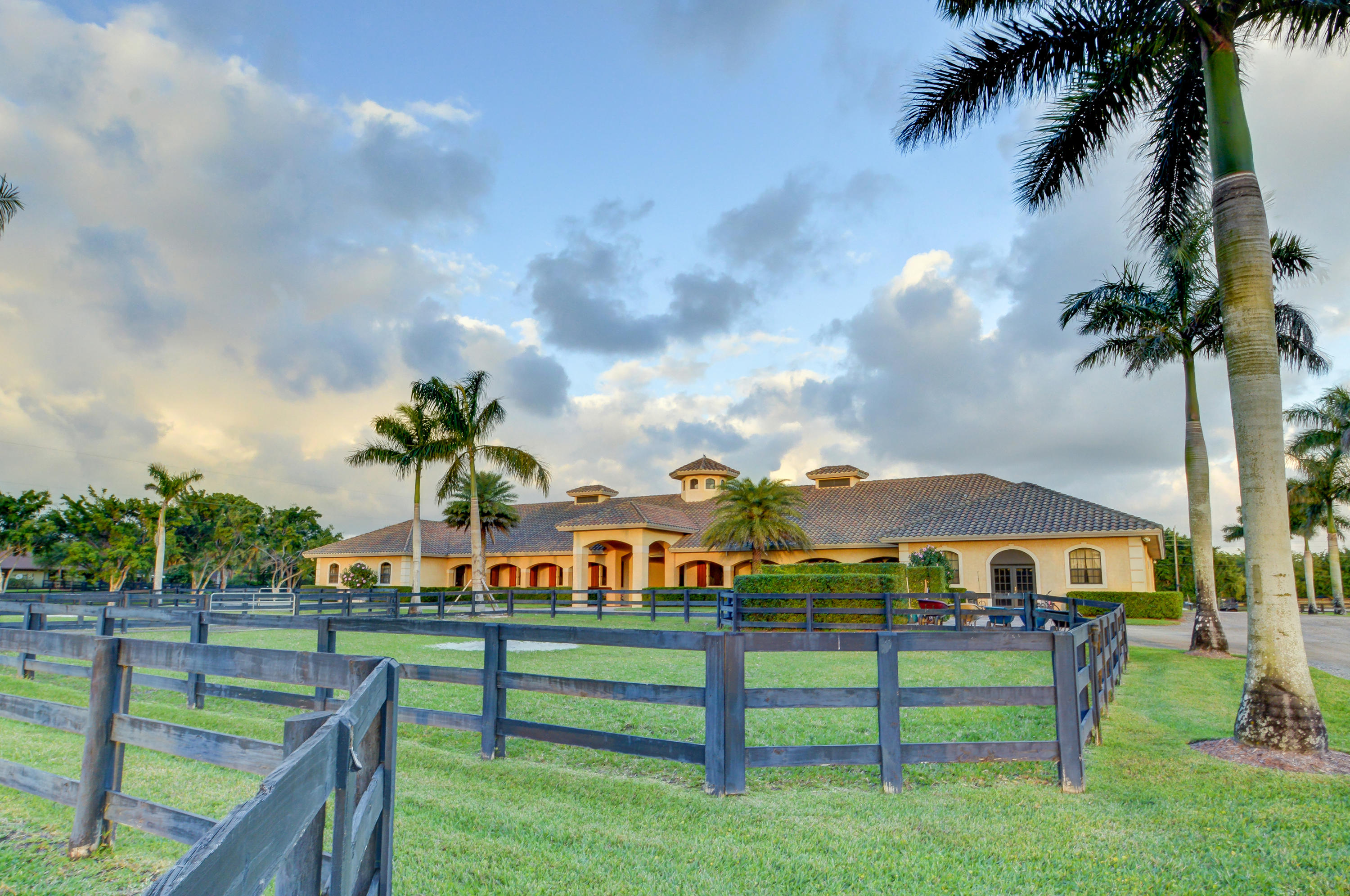 PALM BEACH POINT - Residential
