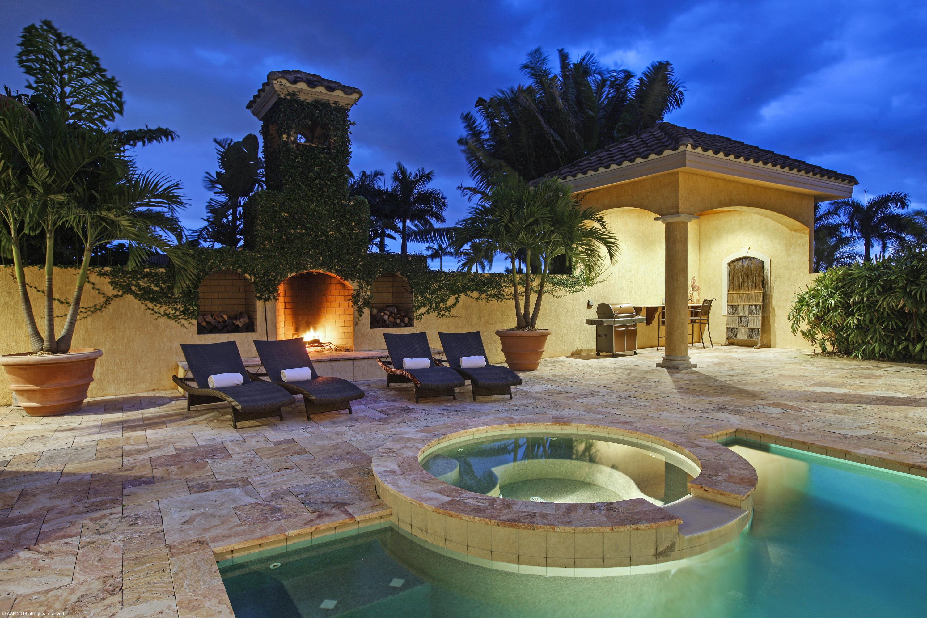 PALM BEACH POINT - Residential