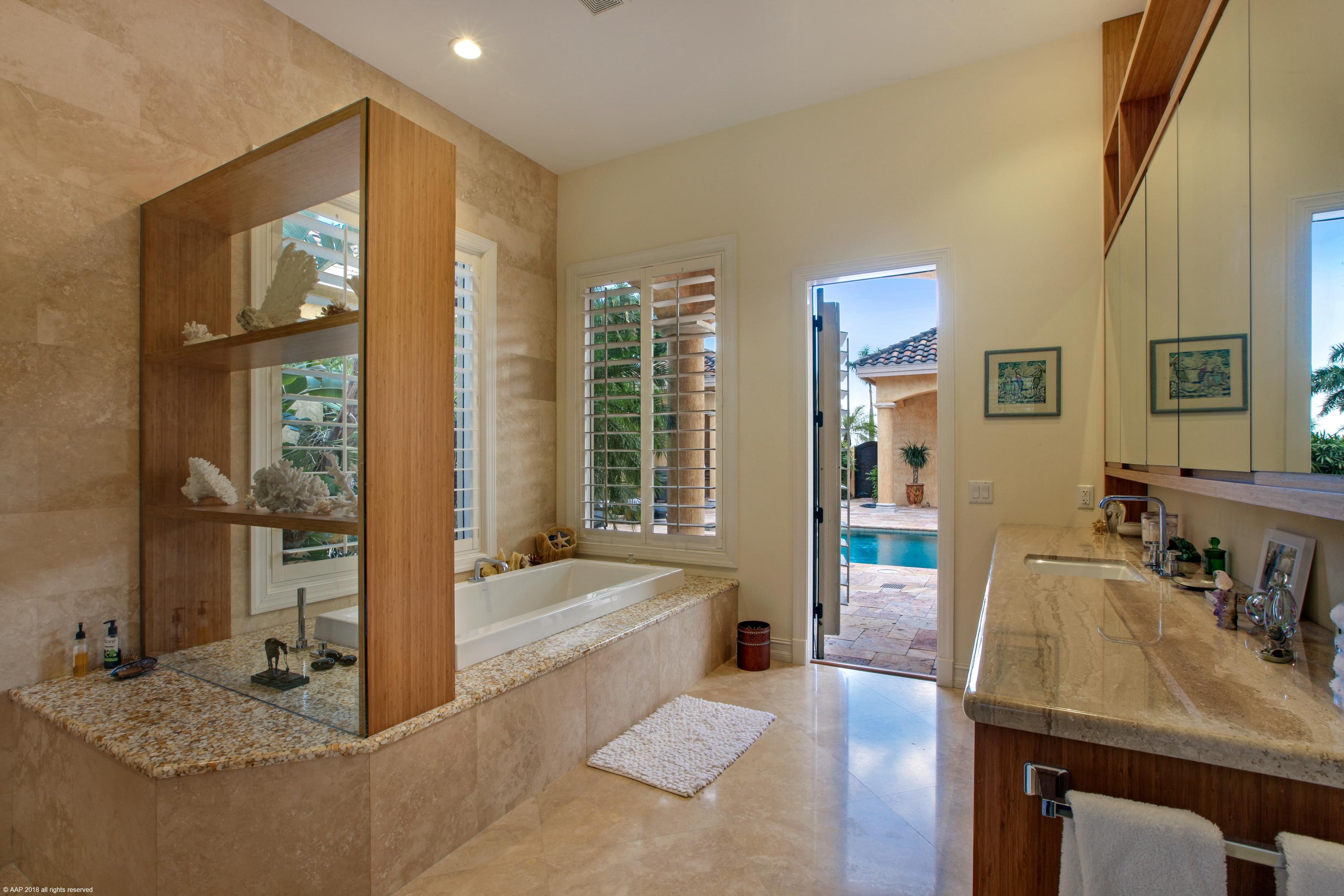 PALM BEACH POINT - Residential