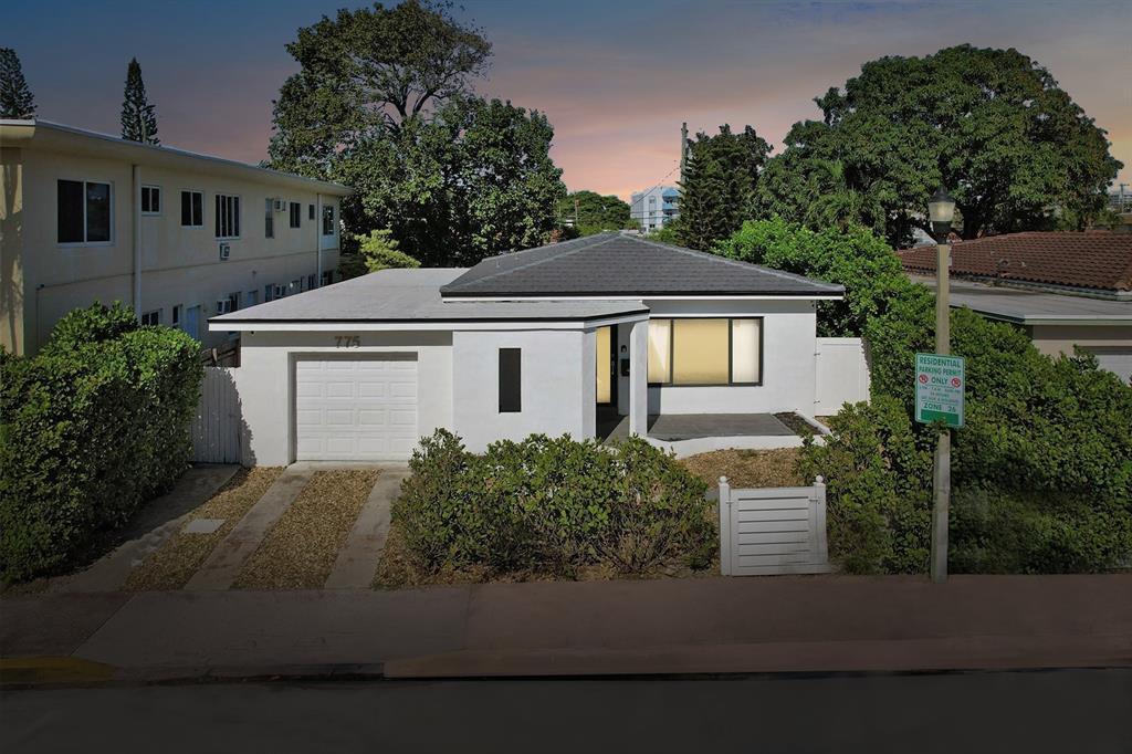 BISCAYNE BCH SUB - Residential Lease
