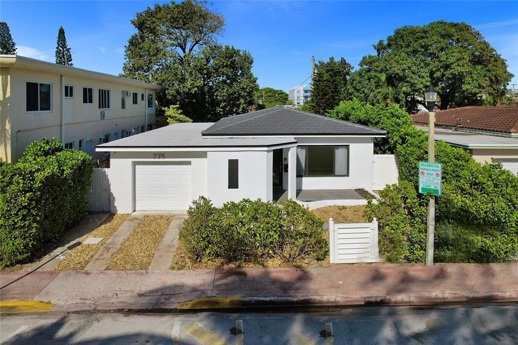BISCAYNE BCH SUB - Residential Lease