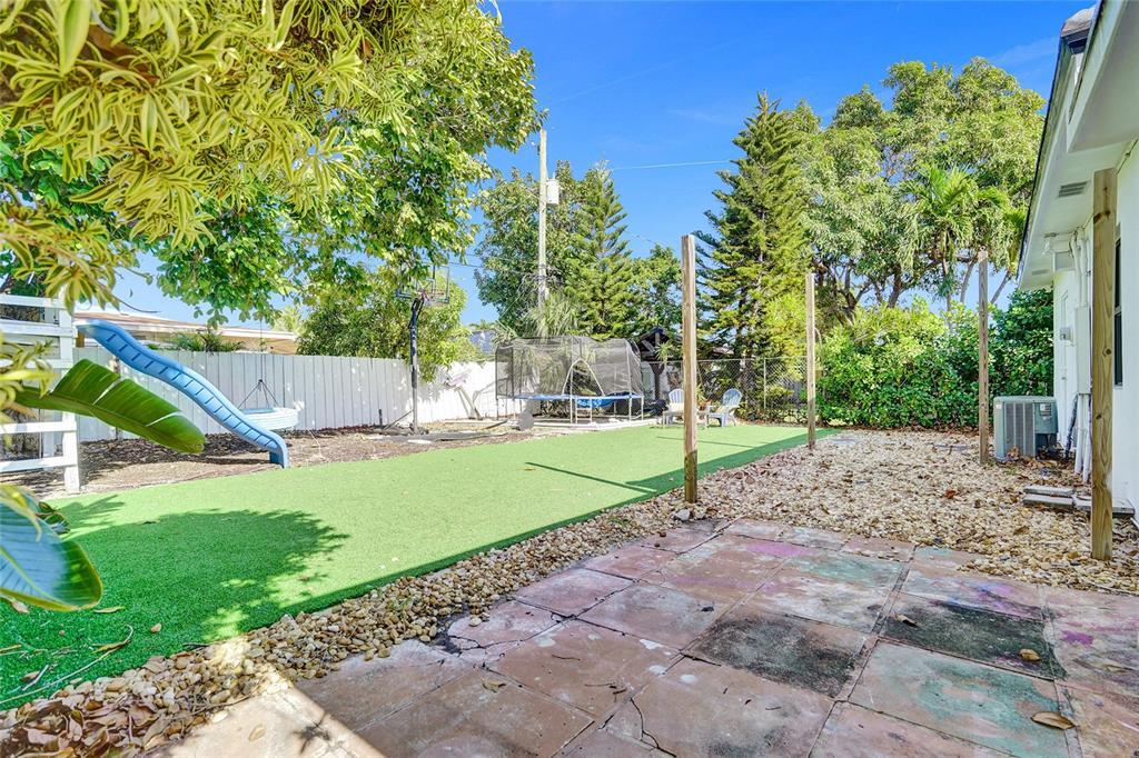 BISCAYNE BCH SUB - Residential Lease