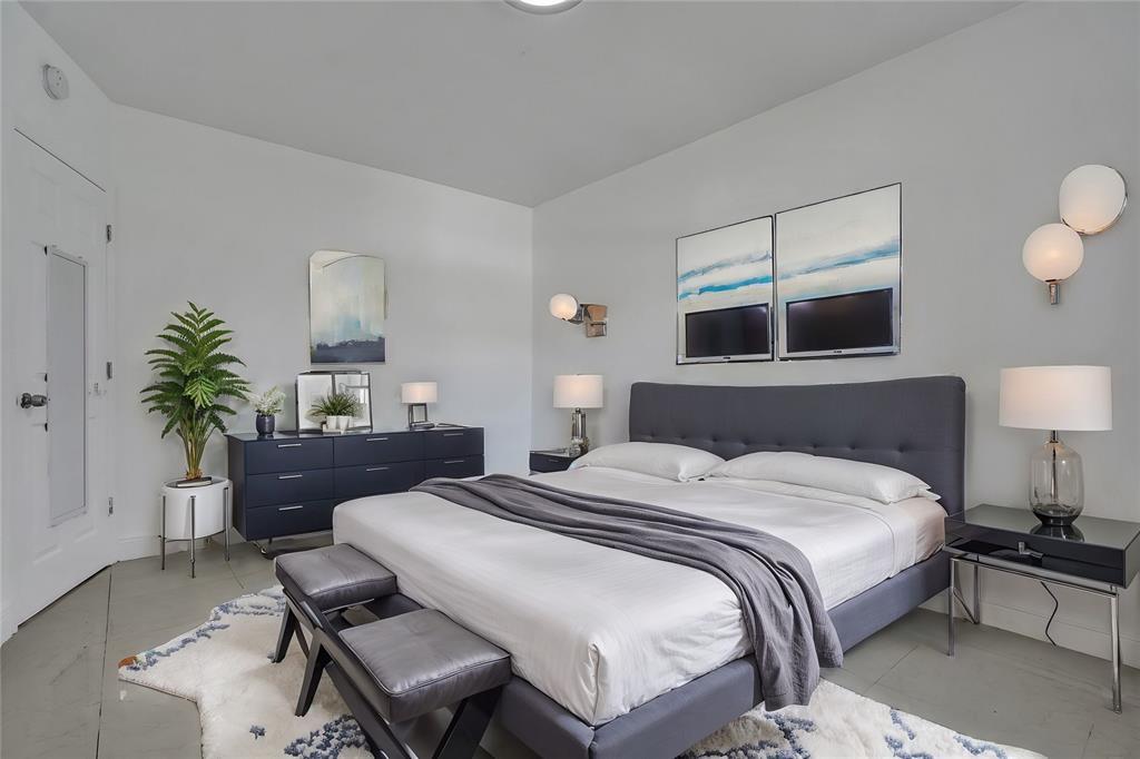 BISCAYNE BCH SUB - Residential Lease