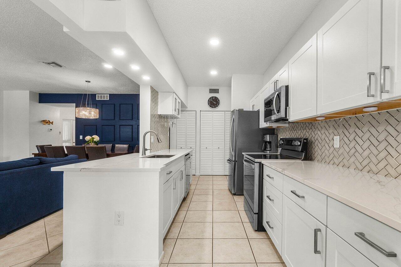 HALF MOON BAY CONDO - Residential